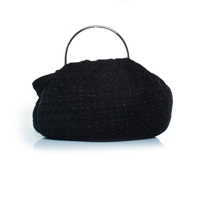 VINTAGE, RRP AS NEW
tweed boucle knitting bag in black. The item is in very good condition. Item comes with authenticity sticker. Measurments:  width: 420 mm height: 300 mm handle drop: 110 mm
