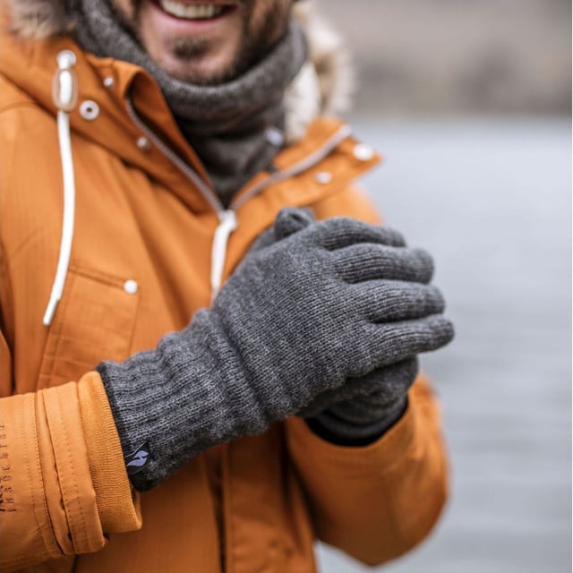 Heat Holders Mens Knitting Patterns Gloves: These mens Heat Holders knitted thermal Gloves will have you well and truly covered when using them for casual wear, they are super warm as well as stylish. They are lined with a fabulous extra warm fur-like plush insulating lining, called Heatweaver, that is even more effective at holding warm air close to the skin. This silky, soft fleece lining doesn't just feel luxuriously plush and cuddly, it also assures you of cosy fingers in the harsh winter. The Gloves come in 3 different fashion styles with 10 colour options to choose between all of them. Patterns to choose between include striped Gloves, nordic Gloves and fair isle pattern Gloves, making them suitable for any outfit choice. Product Details: - 1 pair - 2 sizes - 2 patterns / 5 colours - Heatweaver lining - Heat Holders Yarn - Elasticated Wrist - Lining: 100% Polyester. Material Composition (Outer): Karlstad - 77% Acrylic, 22% Polyester, 1% Elastane Bergen - Black - 80% Acrylic, 13% Polyester, 1% Elastane Bergen - Navy - 97% Acrylic, 2% Polyester, 1% Elastane Bergen - Charcoal - 56% Acrylic, 43% Polyester, 1% Elastane Thames - 77% Acrylic, 22% Polyester, 1% Elastane