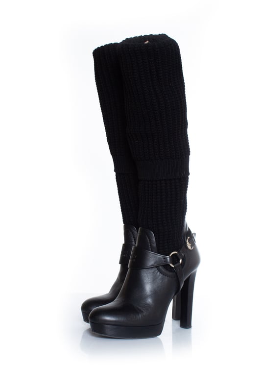 VINTAGE, RRP AS NEW
Gucci, Black over knee sock boots. The item is in good condition and comes with box and dustbag.
 • CONDITION: good condition 

• SIZE: 39.5

• INSOLE MEASUREMENTS: 25.5 cm

• HEEL MEASUREMENTS: 12 cm PLATFORM: 2.5 cm

• SHAFT HEIGHT: 60 cm WIDTH TOP: 9 cm (stretch)

• FABRIC: leather, wool 

• COLOUR: black