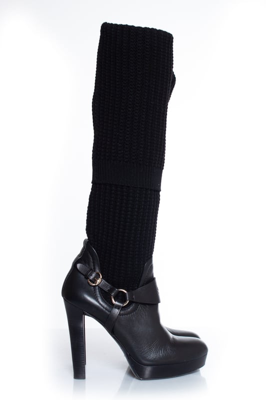 VINTAGE, RRP AS NEW
Gucci, Black over knee sock boots. The item is in good condition and comes with box and dustbag.
 • CONDITION: good condition 

• SIZE: 39.5

• INSOLE MEASUREMENTS: 25.5 cm

• HEEL MEASUREMENTS: 12 cm PLATFORM: 2.5 cm

• SHAFT HEIGHT: 60 cm WIDTH TOP: 9 cm (stretch)

• FABRIC: leather, wool 

• COLOUR: black