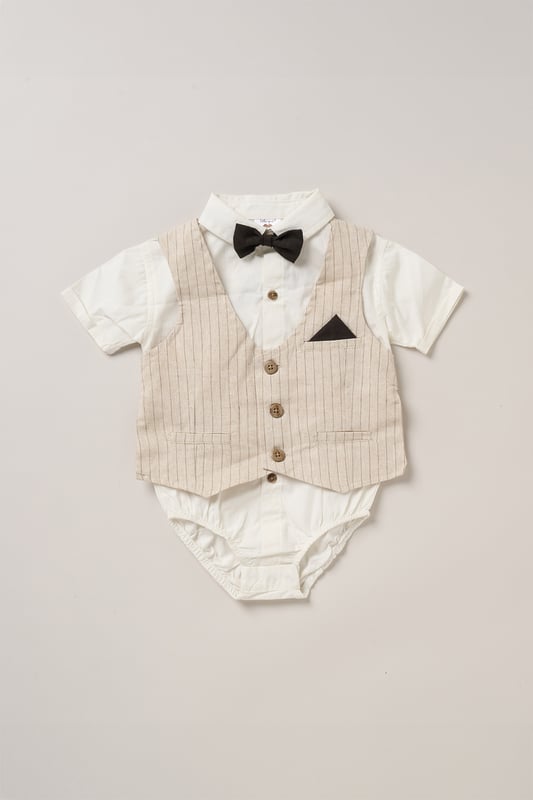 Get your little one ready for summer events and holidays with this adorable set from Little Gent! Featuring a bodysuit shirt with a mock waistcoat, matching shorts, and a dapper bowtie, it’s topped off with a cute decorative pocket square. Stylish and comfy, it’s perfect for making special memories in.