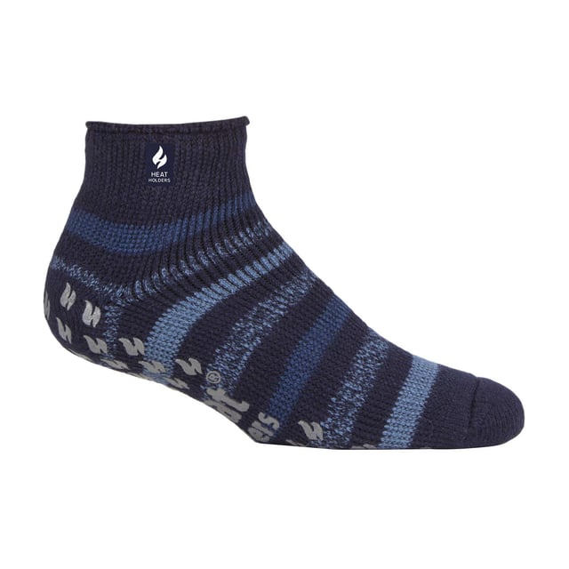 Calcetines tobilleros Heat Holders: La misma calidez y comodidad que el calcetín Heat Holders® Crew original, ¡pero con un largo de tobillo más corto! Incluyen pinzas antideslizantes en la parte inferior para proporcionar una mejor tracción en superficies interiores de madera o baldosas. Mantenga los pies calientes en los días más fríos y póngase este par de calcetines Heat Holders® para hombre, estilo zapatilla y hasta el tobillo, el calcetín térmico más cálido. Gruesos, gruesos y con un enorme índice de 2,34 tog, los Heat Holders® están fabricados con un hilo grueso especialmente desarrollado que posee cualidades térmicas extremas. Con un acolchado de pelo largo, estos calcetines térmicos ayudarán a mantener los pies totalmente cómodos y apoyados. El interior de cada calcetín se ha cepillado intensamente, lo que no sólo proporciona un tacto sensacionalmente suave, sino que también atrapa el aire caliente cerca de la piel, manteniendo los pies calientes durante más tiempo. Son de la talla 6-11 y están disponibles en 3 colores diferentes. Detalles adicionales del producto: - 1 par - Suela antideslizante - Largo hasta el tobillo - Extra cálidos - Hilo aislante avanzado - Interior cepillado suave - Acolchado de bucle largo - ¡Perfectos calcetines de salón! - Talla 6-11 uk - 3 colores
