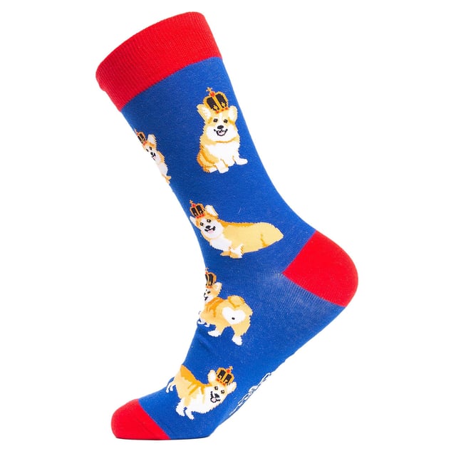 Soctopus - 1 Par de Calcetines para Perro: Los calcetines Soctopus son una idea de regalo divertida y creativa para la persona a la que le encanta reír. Por qué no considerar estos calcetines para adultos con diferentes razas de perros en ellos como un gran par para su colección de calcetines. Estos calcetines creativos son una idea de regalo única y divertida para cualquier persona a la que le gusten los calcetines originales o simplemente quiera probar algo diferente en sus pies. Incluso pueden ser un buen regalo de última hora para Navidad. Se ajustan cómodamente y están hechos de un material suave y transpirable que incluye un 70% de algodón peinado, lo que los hace aún más suaves que el algodón normal y perfectos para llevarlos durante todo el día. Están disponibles en 2 tallas para adultos: 4-8 Reino Unido, 9-12 Reino Unido y tienen más de 12 patrones Doggy diferentes, incluyendo: Dogtor, Party Pups, Cocker Spaniel, Pug Shots, Sausage Dogs y muchos más. Todos con diseños alegres y divertidos. Nacido en Brighton, Soctopus celebra lo mejor de todo lo que es divertido, creativo y positivo en la vida. Estos calcetines son de 1 par por paquete y están hechos de: 70% algodón peinado, 28% poliéster, 2% elastano. Son lavables a máquina. Detalles adicionales del producto: Calcetines Soctopus para adultos con diseños de perros 70% algodón peinado Una idea de regalo divertida y creativa 14 diseños disponibles Tacto suave y cómodo Material suave y transpirable 1 par por paquete 2 opciones de tallas: 4-8 UK & 9-12 UK Lavables a máquina