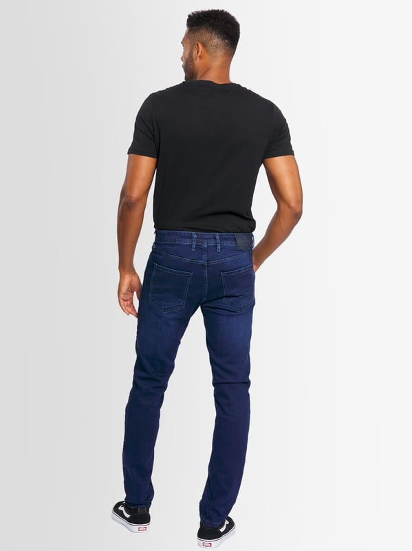 A. Salvarini Vaqueros de Hombre Regular Slim Fit Stretch – Denim de Diseño

Estos vaqueros premium para hombre de A. Salvarini ofrecen un ajuste perfecto y una comodidad excepcional. Gracias al 2% de elastano, garantizan flexibilidad y un ajuste cómodo. Con su diseño clásico de 5 bolsillos, son una opción versátil para cualquier ocasión.

Detalles:
✔ Modelo: Salvarini Basic Jeans
✔ Marca: A. Salvarini
✔ Color: Selecciona arriba
✔ Talla: Selecciona arriba
✔ Ajuste: Regular Slim Fit
✔ Material: 98% algodón, 2% elastano
✔ Diseño: Estilo de 5 bolsillos, ajuste moderno
✔ Bolsillos: Dos bolsillos delanteros, dos bolsillos traseros
✔ Cierre: Botonadura
✔ Comodidad: Alta comodidad gracias al material elástico