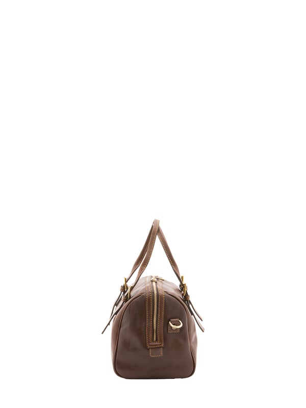 Alessia Firenze Bolsa de baúl Unisexo Bolsa baúl unisex. El cierre es con cremallera. Los bolsillos internos son uno con cremallera. Los bolsillos externos están ausentes. La bandolera es ajustable en piel. El asa es regulable en piel. Hay un compartimento interno. El material exterior es 100% Piel Auténtica. Internamente está forrado en algodón. Medidas: 29x27x13 cm. Hecho en Italia
