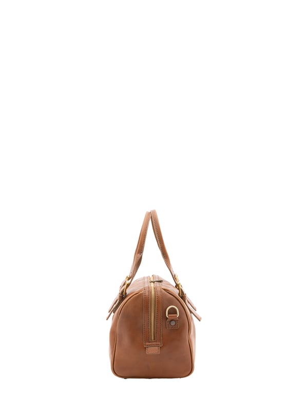 Bolsa baúl unisex. El cierre es con cremallera. Los bolsillos internos son uno con cremallera. Los bolsillos externos están ausentes. La bandolera es ajustable en piel. El asa es regulable en piel. Hay un compartimento interno. El material exterior es 100% Piel Auténtica. Internamente está forrado en algodón. Medidas: 29x27x13 cm. Hecho en Italia