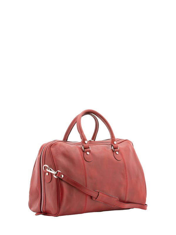 Bolsa de viaje unisex. El cierre es con cremallera. Los bolsillos internos son uno con cremallera. Los bolsillos externos están ausentes. La bandolera es ajustable y extraíble en piel. El mango es de piel. Hay un compartimento interno. El material exterior es 100% Piel Auténtica. Internamente está forrado en algodón. Medidas: 47x36x15 cm. Hecho en Italia