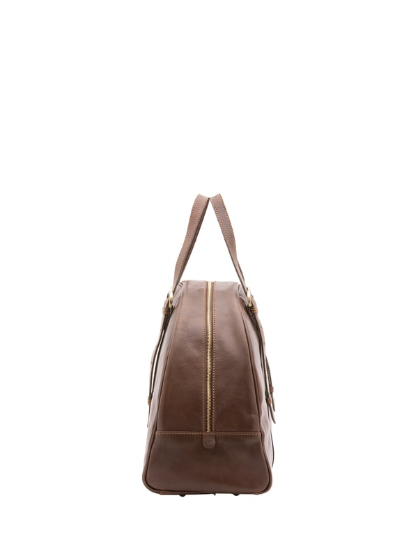 Alessia Firenze Bolsa de viaje Unisexo Bolsa de viaje unisex. El cierre es con cremallera. Los bolsillos internos son uno con cremallera. Los bolsillos externos están ausentes. Falta la correa para el hombro. El mango es de piel. Hay un compartimento interno. El material exterior es 100% Piel Auténtica. Internamente está forrado en algodón. Medidas: 47x34x22 cm. Hecho en Italia