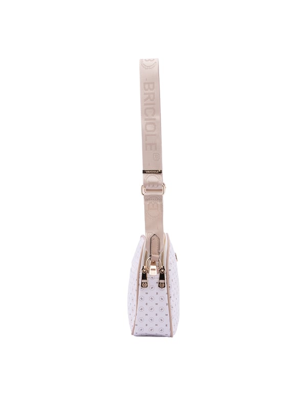 Bolso bandolera para mujer. El cierre es con cremallera. Los bolsillos internos son uno con cremallera. Los bolsillos externos son uno en la espalda con cremallera. La bandolera es ajustable en tela. Falta el mango. Hay tres compartimentos internos. El material exterior es ecopiel. Internamente está forrado en poliéster. Medidas: 19x26x9 cm. Producto de moda