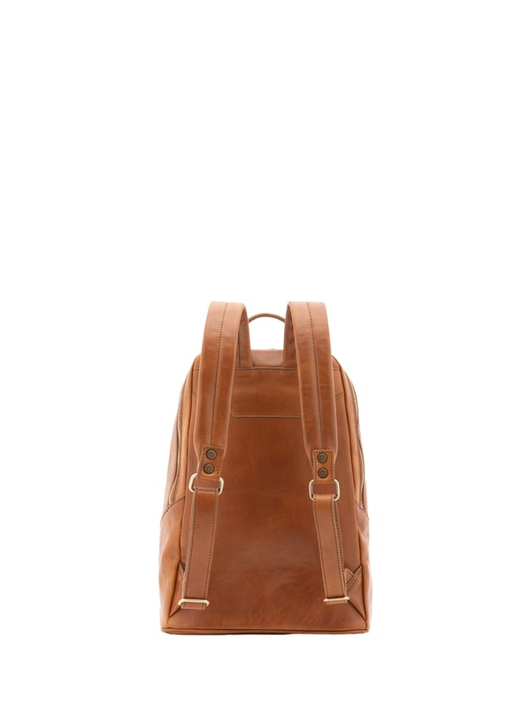 Mochila unisex. El cierre es con cremallera. Los bolsillos internos son uno abierto. Los bolsillos externos son uno frontal con cremallera. La bandolera es ajustable en piel. El mango es de piel. Hay un compartimento interno. El material exterior es 100% Piel Auténtica. Internamente está forrado en algodón. Medidas: 30x46x17 cm. Hecho en Italia