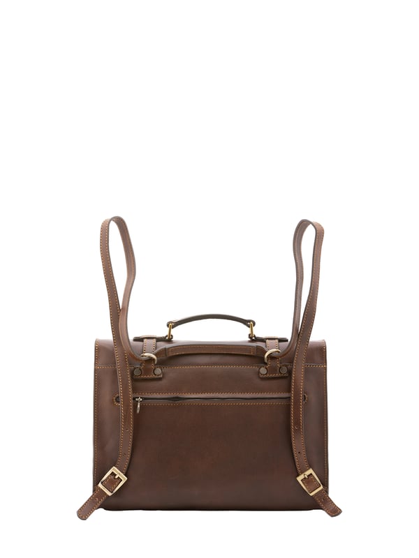 Unisex-Rucksack mit Schnappverschluss. zwei offene Innentaschen. eine Rückseite mit Reißverschluss-Außentaschen. verstellbarer Schultergurt aus Leder. im Ledergriff. zwei Innenfächer.  Außenmaterial. Innen mit Baumwolle gefüttert. Maße: 37x28x9 cm. Hergestellt in Italien