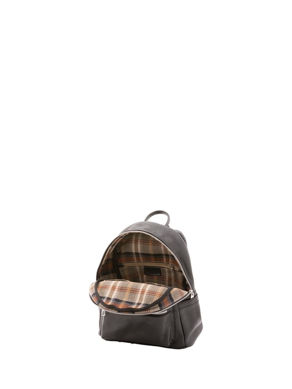 Alessia Firenze Mochila Unisexo Mochila unisex. El cierre es con cremallera. Los bolsillos internos son uno abierto. Los bolsillos externos son uno frontal con cremallera. La bandolera es ajustable en piel. El mango es de piel. Hay un compartimento interno. El material exterior es 100% Piel Auténtica. Internamente está forrado en algodón. Medidas: 23x29x13 cm. Hecho en Italia