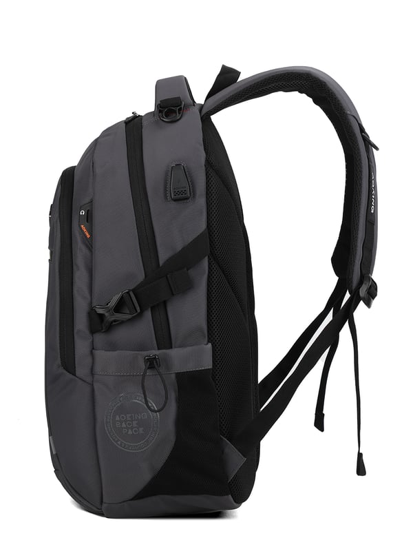 Aoking Mochila Hombres Mochila de hombre. El cierre es con cremallera. Los bolsillos internos son bolsillos multifuncionales. Los bolsillos externos son dos frontales con cremallera y dos bolsillos laterales abiertos. La bandolera es ajustable en tela. El mango es de tela. Hay dos compartimentos internos. El material exterior es 100% Poliéster. Internamente es 100% Poliéster. Medidas: 34x48x16 cm. Producto de moda