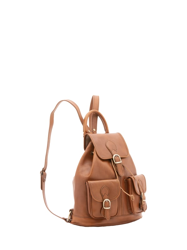 Alessia Firenze Rucksack Unisex Unisex-Rucksack mit Magnetknopf und Kordelzugverschluss. eine mit Reißverschluss-Innentaschen. zwei vordere Außentaschen mit Schnalle. verstellbarer Schultergurt aus Leder. im Ledergriff. ein Innenfach. Außenmaterial. Innenfutter aus echtem Leder. Maße: 31x35x13 cm. Hergestellt in Italien