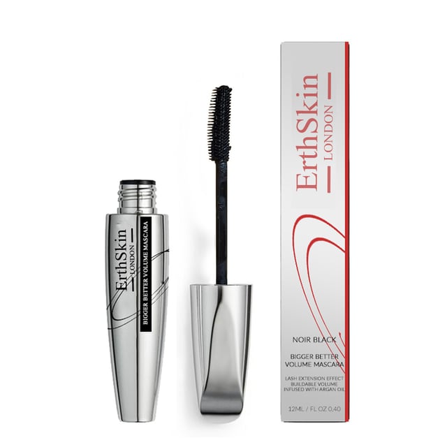 Betere mascara met groter volume Onze Better Bigger Volume Mascara is ontworpen om bij elke toepassing dramatische, volumineuze wimpers te leveren. Deze hoogwaardige formule zorgt voor intense kleuren en vollere, meer gedefinieerde wimpers zonder klonteren of schilferen. Het innovatieve borsteltje is gemaakt om elke wimper van de wortel tot de punt te scheiden en te bedekken, waardoor zowel de lengte als het volume worden verbeterd voor een opvallende, opvallende look. Verrijkt met voedende ingrediënten, helpt het de wimpers te conditioneren en te versterken, terwijl het de hele dag blijft zitten.