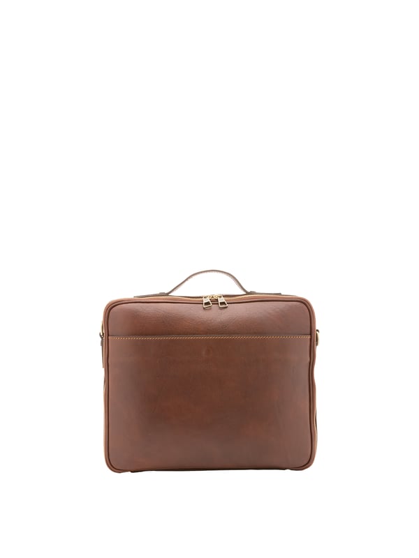 Alessia Firenze bolso de mano Unisexo Bolso unisex. El cierre es con cremallera. Los bolsillos internos son uno abierto. Los bolsillos externos son un frente abierto. La bandolera es ajustable y extraíble en piel. El mango es de piel. Hay un compartimento interno. El material exterior es 100% Piel Auténtica. Internamente está forrado en algodón. Medidas: 38x32x6 cm. Hecho en Italia