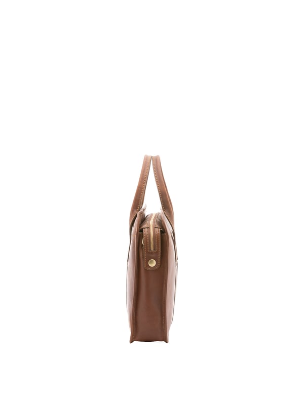 Unisex-Handtasche mit Reißverschluss. eine offene Innentasche. fehlende Außentaschen. verstellbarer und abnehmbarer Schultergurt aus Leder. im Ledergriff. ein Innenfach.  Außenmaterial. Innen mit Baumwolle gefüttert. Maße: 40x30x8 cm. Hergestellt in Italien