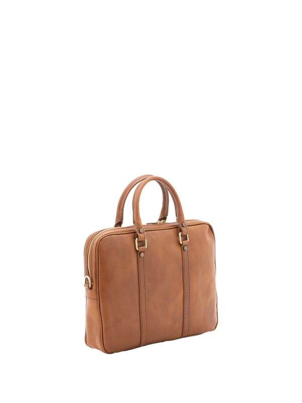 Bolso unisex. El cierre es con cremallera. Los bolsillos internos son uno con cremallera. Los bolsillos externos están ausentes. La bandolera es ajustable y extraíble en piel. El mango es de piel. Hay un compartimento interno. El material exterior es 100% Piel Auténtica. Internamente está forrado en algodón. Medidas: 37x31x6 cm. Hecho en Italia