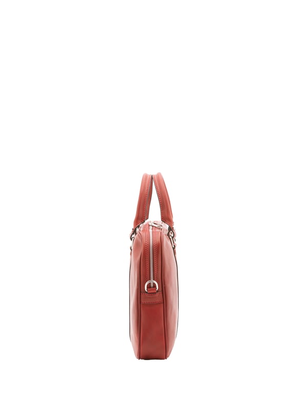 Alessia Firenze bolso de mano Unisexo Bolso unisex. El cierre es con cremallera. Los bolsillos internos son uno con cremallera. Los bolsillos externos están ausentes. La bandolera es ajustable y extraíble en piel. El mango es de piel. Hay un compartimento interno. El material exterior es 100% Piel Auténtica. Internamente está forrado en algodón. Medidas: 37x31x6 cm. Hecho en Italia