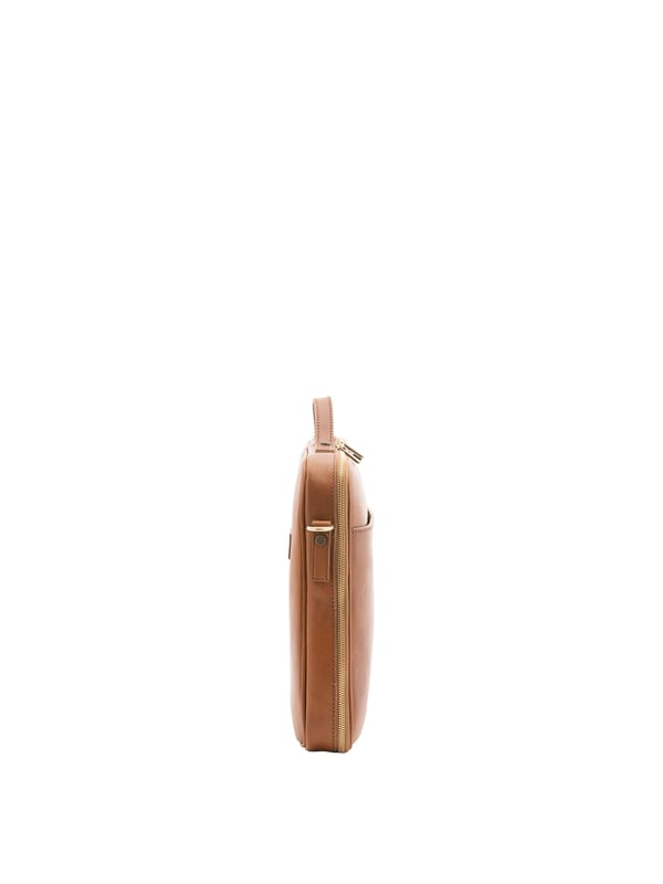 Unisex-Handtasche mit Reißverschluss. eine offene Innentasche. eine offene Außentasche vorne. verstellbarer und abnehmbarer Schultergurt aus Leder. im Ledergriff. ein Innenfach.  Außenmaterial. Innen mit Baumwolle gefüttert. Maße: 38x32x6 cm. Hergestellt in Italien