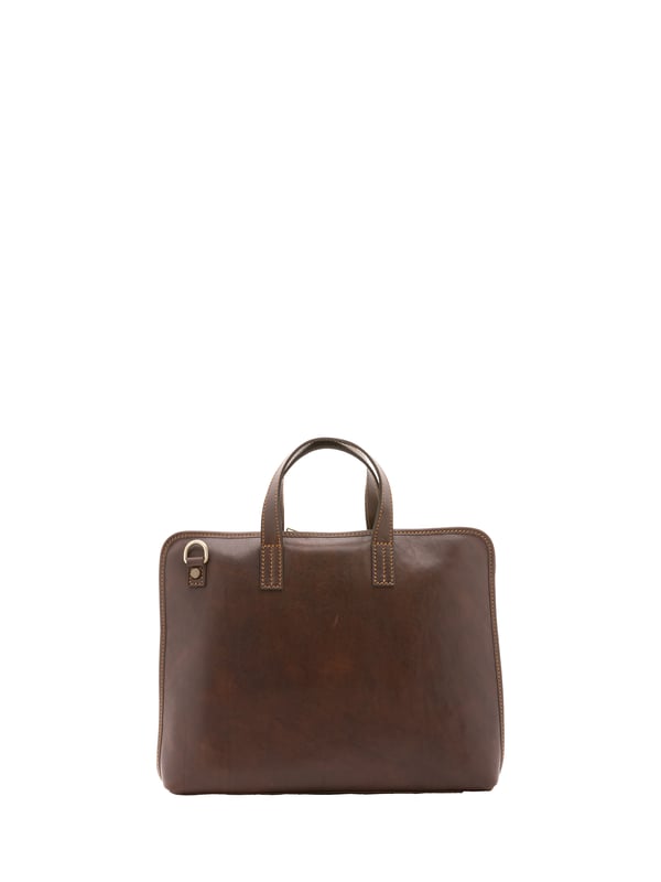 Bolso unisex. El cierre es con cremallera. Los bolsillos internos son uno con cremallera y otro abierto. Los bolsillos externos son uno en la espalda con cremallera. La bandolera es ajustable en piel. El mango es de piel. Hay dos compartimentos internos. El material exterior es 100% Piel Auténtica. Internamente está forrado en algodón. Medidas: 40x30x5 cm. Hecho en Italia