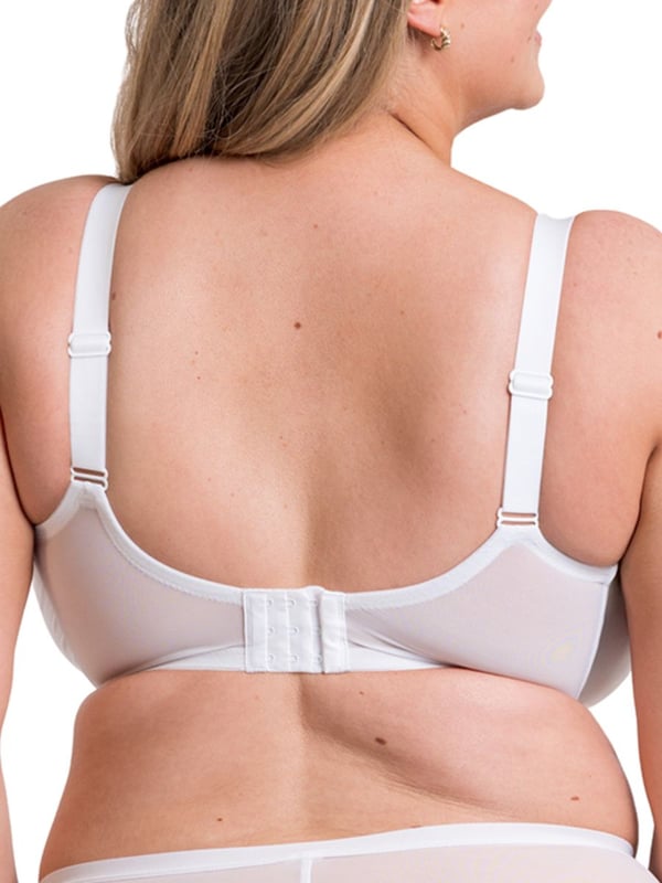 Curvy Kate Wonderfully Full Cup Bra. With side support, anchored straps and stretch mesh upper cup panels for total support. The product is recommended for hand wash only.