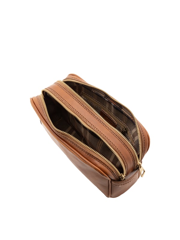 Unisex-Clutch mit Reißverschluss. eine mit Reißverschluss-Innentaschen. fehlende Außentaschen. fehlender Schultergurt. fehlender Griff. zwei Innenfächer.  Außenmaterial. Innen mit Baumwolle gefüttert. Maße: 24x18x7 cm. Hergestellt in Italien