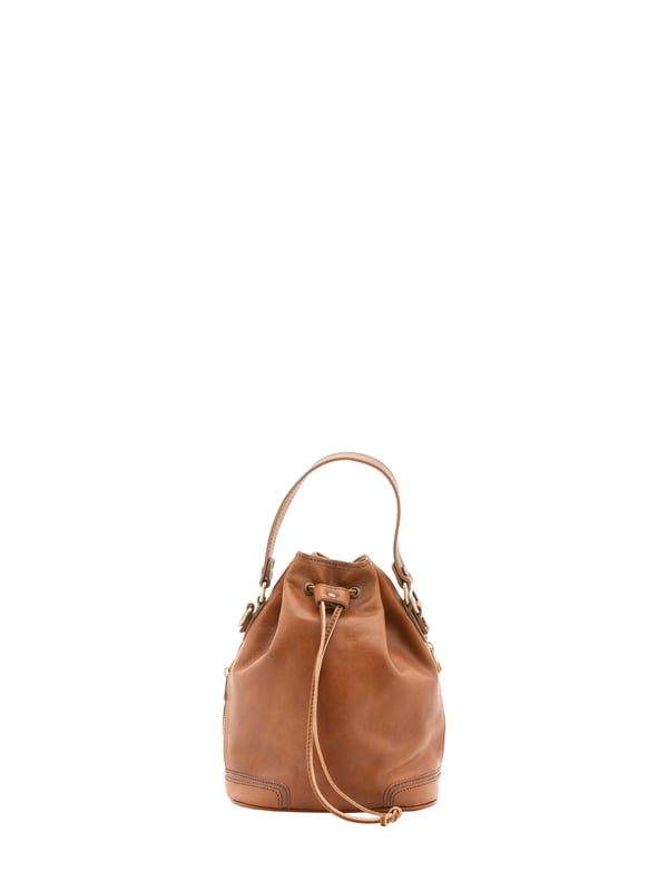 Bolso tipo cubo unisex. El cierre es con cordón. Los bolsillos internos son uno con cremallera. Hay dos bolsillos externos con cremalleras a los lados. La bandolera es ajustable en piel. El mango es de piel. Hay un compartimento interno. El material exterior es 100% Piel Auténtica. Internamente está forrado en algodón. Medidas: 24x30x16 cm. Hecho en Italia