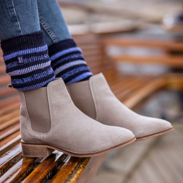 Ladies Heat Holders Thermal Twist Socks: Keep feet warm, protected and supported in and out of the house in a pair of Heat Holders thermal socks. Main Features Heat Holders Tog Rating - With a massive tog rating of 2.34 they are the warmest thermal sock for you - 7X warmer than the ordinary cotton sock (0.33 tog)!. Heat Holders Yarn - Heat Holders' Specially developed thermal yarn provides high performance insulation against cold with superior moisture breathing abilities. Heat Holders Loops -Innovative knitting Technology produces our unique, extra long looped cushion pile to hold in more warm air, increasing the TOG rating. Heat Holders Brushing - Finally, our expert brushing process maximizes the amount of warm air held inside each sock for total warmth and all day comfort. These socks are made from 91% Acrylic, 5% Nylon, 3% Polyester, 1% Elastane, are available in Ladies 4-8 UK and come in 18 styles which include colours like - Pink, Purple, Coral, Sky Blue, Charcoal, Cream, Brown, Raspberry and more. They are safely machine washable.Extra Product Details: Heat Holders Twist Socks 7X Warmer than an average sock Advanced Insulating Yarn Massive Tog Rating of 2.34 Double Brushed Inner 18 Colours Available Size 4-8 UK 91% Acrylic, 5% Nylon, 3% Polyester, 1% Elastane Machine Washable