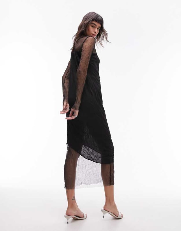 Dresses by Topshop Welcome to the next phase of Topshop Crew neck Long sleeves Regular fitSold By: Asos