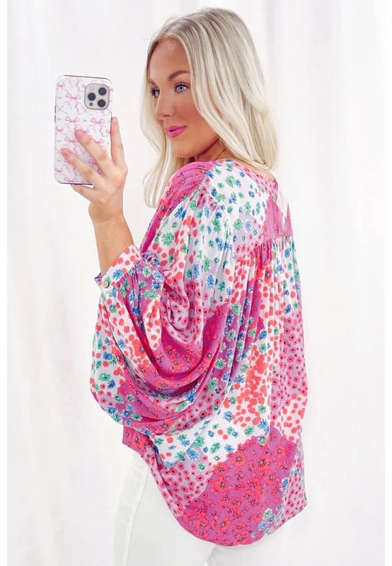 Rose Red Floral Allover Print Oversized Shirt
  Buttoned V Neck Design
  Trendy Batwing Sleeves
  Available in Various Sizes
Material: 100% Polyester