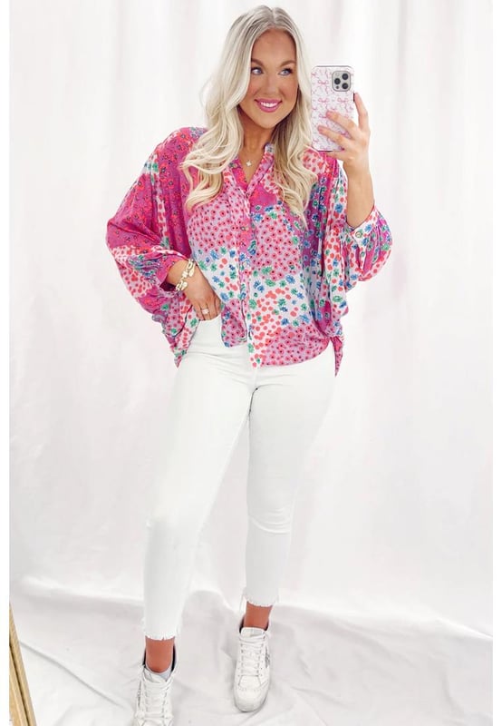 Rose Red Floral Allover Print Oversized Shirt
  Buttoned V Neck Design
  Trendy Batwing Sleeves
  Available in Various Sizes
Material: 100% Polyester