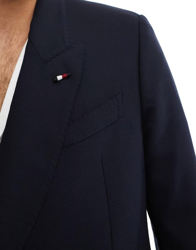 Suits by Tommy Hilfiger Part of the Tommy Hilfiger | Shawn Mendes collection Peak lapels Padded shoulders Double-breasted style Regular fitSold By: Asos