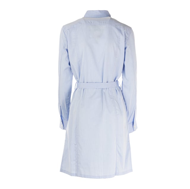 Die Damenkleider von GAS vereinen Eleganz und Vielseitigkeit und eignen sich perfekt für lässig-schicke Looks mit einem modernen Twist. Sie sind aus hochwertigen Materialien gefertigt und bieten eine Passform, die die Silhouette betont, sowie feine Details, die die Authentizität der Marke widerspiegeln. Sie sind ideal für jede Gelegenheit und bringen einen frischen und dynamischen Stil zum Ausdruck, der für Frauen entworfen wurde, die es lieben, mit Schlichtheit und Raffinesse aufzufallen.