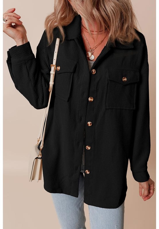 Black corduroy shacket
  Functional flap pockets
  Button
  up closure
  Shirt collar for a sophisticated touch
  Perfect for a cozy and stylish feel
Material: 75% Polyester 20% Viscose 5% Elastane