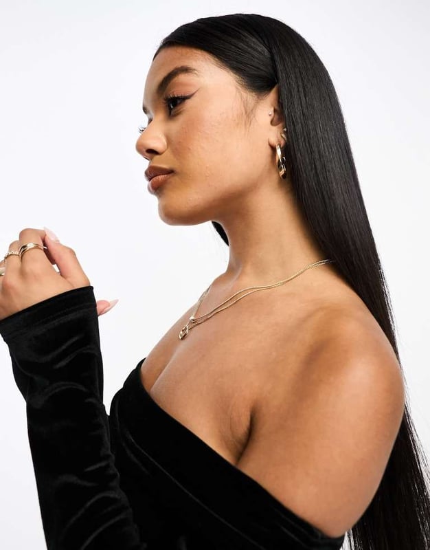 Tops by Glamorous A silhouette serve Bardot neck Long sleeves Bodycon fitSold By: Asos