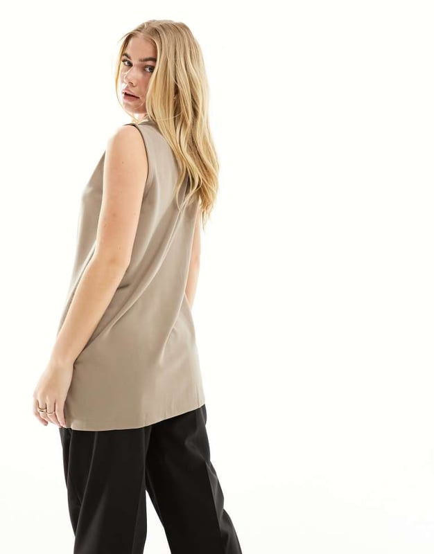 Suits & Separates by JDY Serving business chic V-neck Notch lapels Button placket Regular fitSold By: Asos