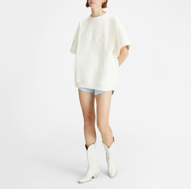 Sudadera oversize de manga corta para mujer: el estampado en relieve y el bordado Gas en la espalda completan el diseño con un toque deportivo. Características principales:  Confeccionada en tejido técnico de punto de algodón elástico Corte oversize Bolsillo canguro Estampado brillante en relieve en la parte delantera Bordado Gas en contraste en la espalda