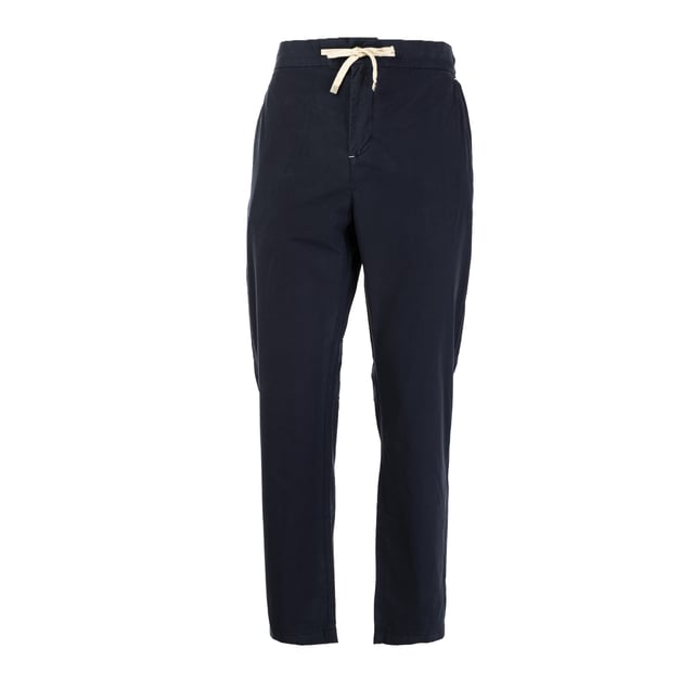 Die Herrenhosen von GAS vereinen modernen Stil und Komfort, ideal für jede Gelegenheit. Aus hochwertigen Stoffen gefertigt, bieten sie eine perfekte Passform und feine Details, die sowohl für legere als auch für formelle Looks geeignet sind. Vielseitig und unverzichtbar im Design, spiegeln sie die Authentizität der Marke wider, entworfen für Männer, die Funktionalität und Stil in einem zeitlosen Kleidungsstück suchen.
