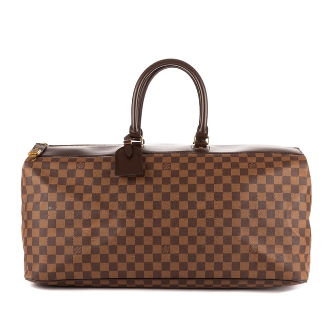 Louis Vuitton Bolsas Greenwich GM Bolsa de viaje en Marrón Lona recubierta y Latón dorado hardware. El producto está en en Perfectas Condiciones (AA).
  Dimensiones: 54.5x23x26.5 cm 
  Accesorios incluidos: Dustbag, Luggage Tag
    
  BrandCo Paris encuentra artículos raros y en las mejores condiciones a precios increíbles. ¡Vale la pena tener paciencia! Compra con confianza: todos los artículos de BrandCo Paris son seleccionados y autenticados cuidadosamente por nuestro equipo de expertos.
  Todos los artículos vienen con un certificado de autenticidad y un embalaje entregado por BrandCo Paris.
  Tabla de clasificación de la condición del artículo
  N (como nuevo)
  AA (perfecto estado)
  A (excelente estado)
  AB (muy buen estado)
  B (bueno/regular)