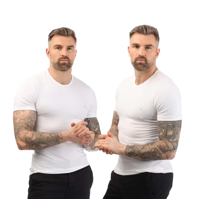 Mens Calvin Klein 2 Pack of Essential Crew T- Shirt in white.- Crewneck.- Short sleeves.- Printed branding.- Soft cotton stretch.- 95% Cotton  5% Elastane.- Ref: 000NB2221A100