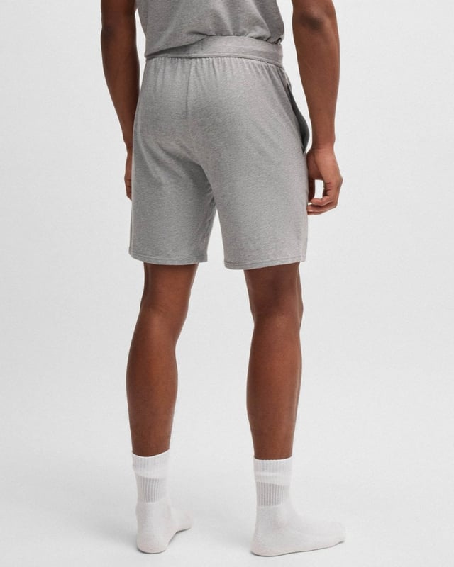 Signature pyjama shorts blended with stretch by BOSS. Printed with a logo on the left leg, this design is the ultimate in comfort.
95% Cotton, 5% Elastane
50515394