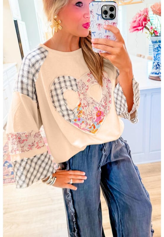 Beige plaid floral peace heart graphic top
  Unique and visually appealing design
  Wide long sleeves for extra coverage and a trendy oversized look
  Made for comfort and perfect for casual wear
  Unisex top available in various sizes
Material: 85% Polyester 10% Cotton 5% Elastane