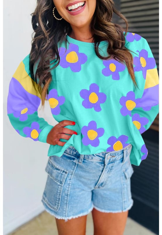 Sky Blue Floral Color Block Long Sleeve Loose Top
  Provides coverage and style versatility
  Classic crew neck design for a timeless and chic look
  Stylish color block detailing adds a modern twist
  Delicate cuttings for a perfect fit
  Available at attractive prices
  High elasticity
  Unisex
Material: 95% Polyester 5% Elastane