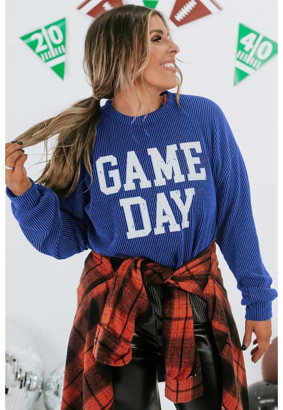 Celebra el día del juego con estilo con esta llamativa camiseta de manga larga con gráfico. Mantente cómodo y abrigado con la tela acanalada que añade una textura única. El diseño de cuello redondo ofrece un aspecto clásico y versátil para cualquier ocasión. Las mangas largas brindan calidez y cobertura adicional durante los días más frescos. Las camisetas de manga larga Dropship son perfectas para mostrar tu lado deportivo. Material: 75% Poliéster, 20% Viscosa, 5% Elastano.