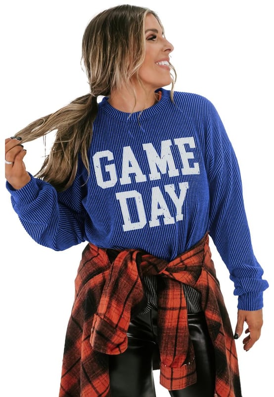 Celebra el día del juego con estilo con esta llamativa camiseta de manga larga con gráfico. Mantente cómodo y abrigado con la tela acanalada que añade una textura única. El diseño de cuello redondo ofrece un aspecto clásico y versátil para cualquier ocasión. Las mangas largas brindan calidez y cobertura adicional durante los días más frescos. Las camisetas de manga larga Dropship son perfectas para mostrar tu lado deportivo. Material: 75% Poliéster, 20% Viscosa, 5% Elastano.