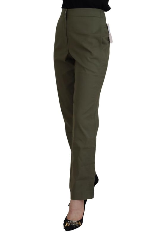 Nuevos pantalones conicos LAUREL con detalles del logotipo.
  Pantalones 100% Autenticos de LAUREL.
  Fabricado en Alemania.
  Material: 96% algodon 4% elastano.
  Color: Verde.
  Detalles del logotipo.