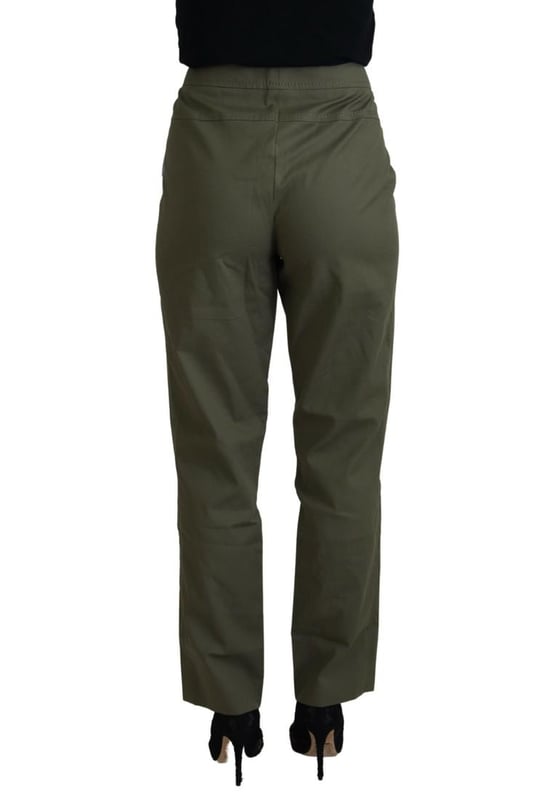 Nuevos pantalones conicos LAUREL con detalles del logotipo.
  Pantalones 100% Autenticos de LAUREL.
  Fabricado en Alemania.
  Material: 96% algodon 4% elastano.
  Color: Verde.
  Detalles del logotipo.