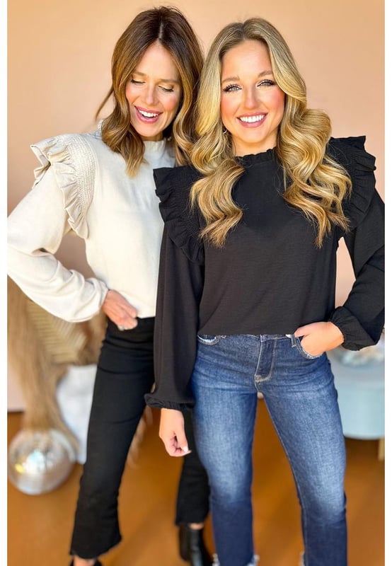 Blusa blanca lisa con diseño de hombros acampanados y fruncidos  
El cuello con volantes añade un toque discreto y elegante  
Diseño de mangas tipo burbuja para un look femenino  
Perfecta para mujeres modernas de diferentes tipos de cuerpo y edades  
Ideal para cualquier ocasión  
Descubre nuestra colección de blusas dropship para mujeres con estilos a la moda y precios atractivos  
Tabla de tallas disponible  
Material: 100% Poliéster