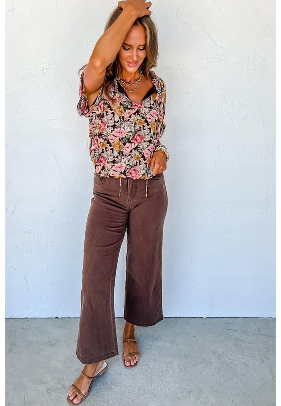 Pink floral print
  Bubble hem
  Split neck design
  Cuffed short sleeves
  Loose fit
  Versatile pairing options
  Check out our Dropship women?? blouses collection for more chic styles
  See the size chart for the perfect fit
Material: 100% Polyester